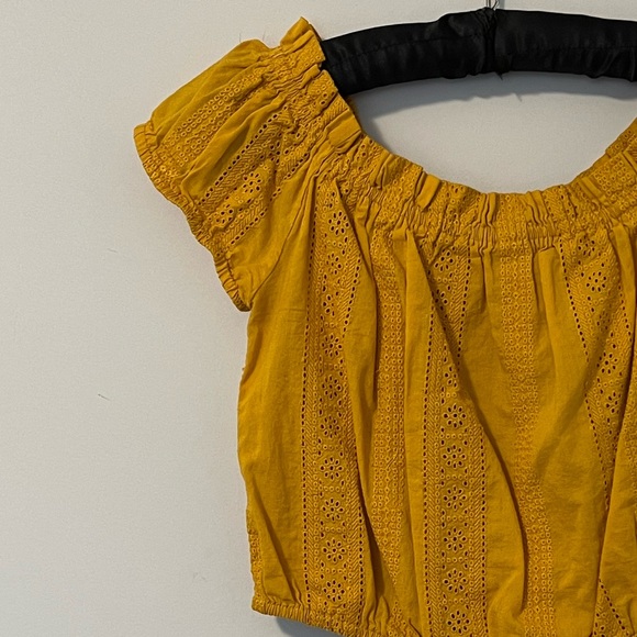 Cropped yellow off shoulder top. - Picture 1 of 4